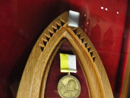 Medal Sursum Corda w kaplicy Jana Pawła II